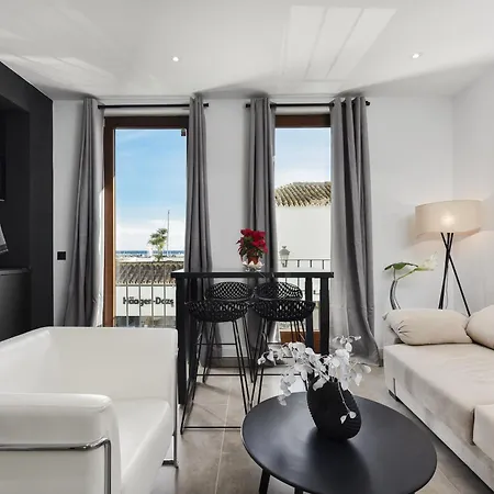 Ct 302 - Faro's Puerto Banus Boutique Apartamento *